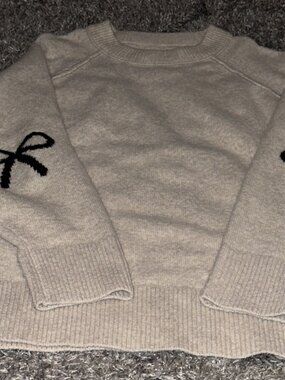 Aerie UnREAL Crew Sweater with Bows